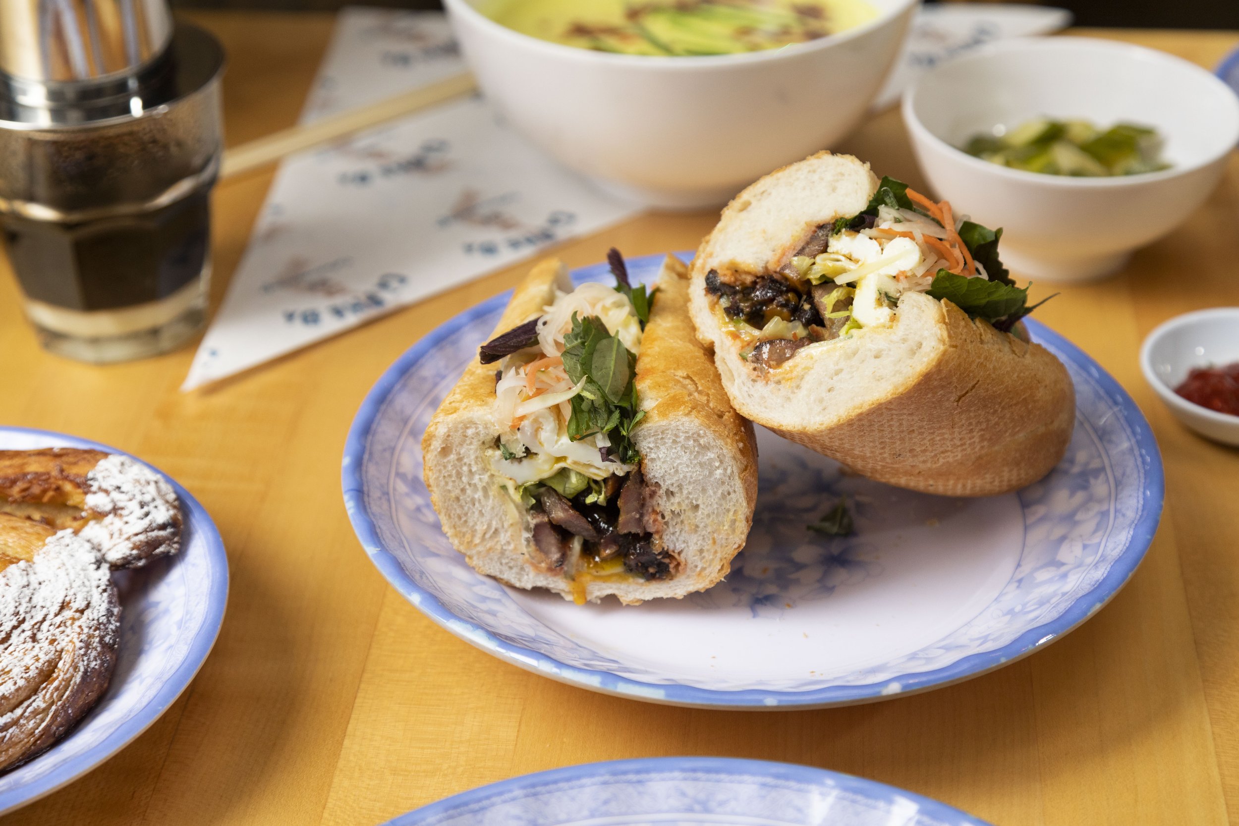 Cà Phê Đá bánh mì, Vietnamese coffee and café dishes